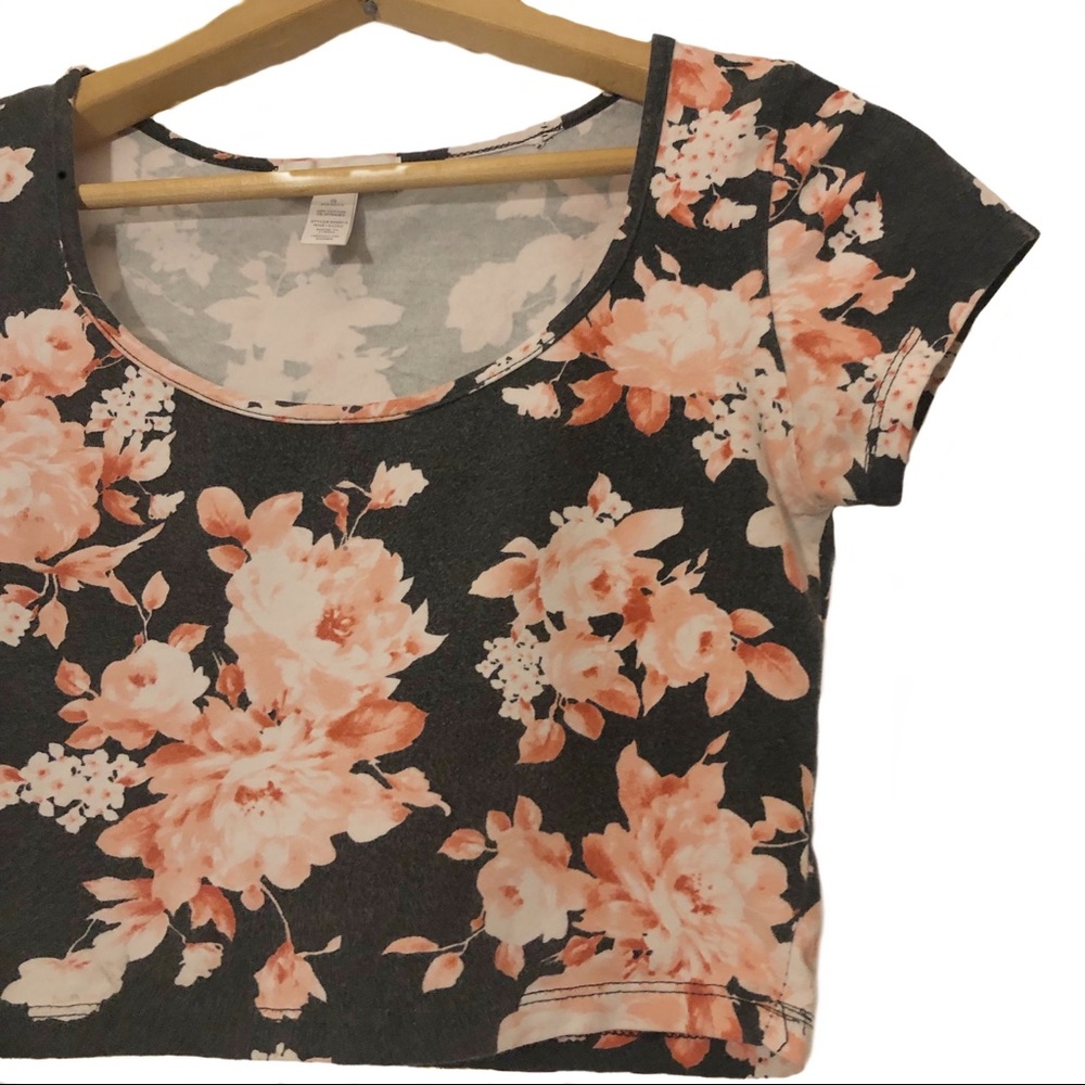 Ambiance Apparel Crop Floral Cap Sleeve Top Summer - Picture 4 of 6